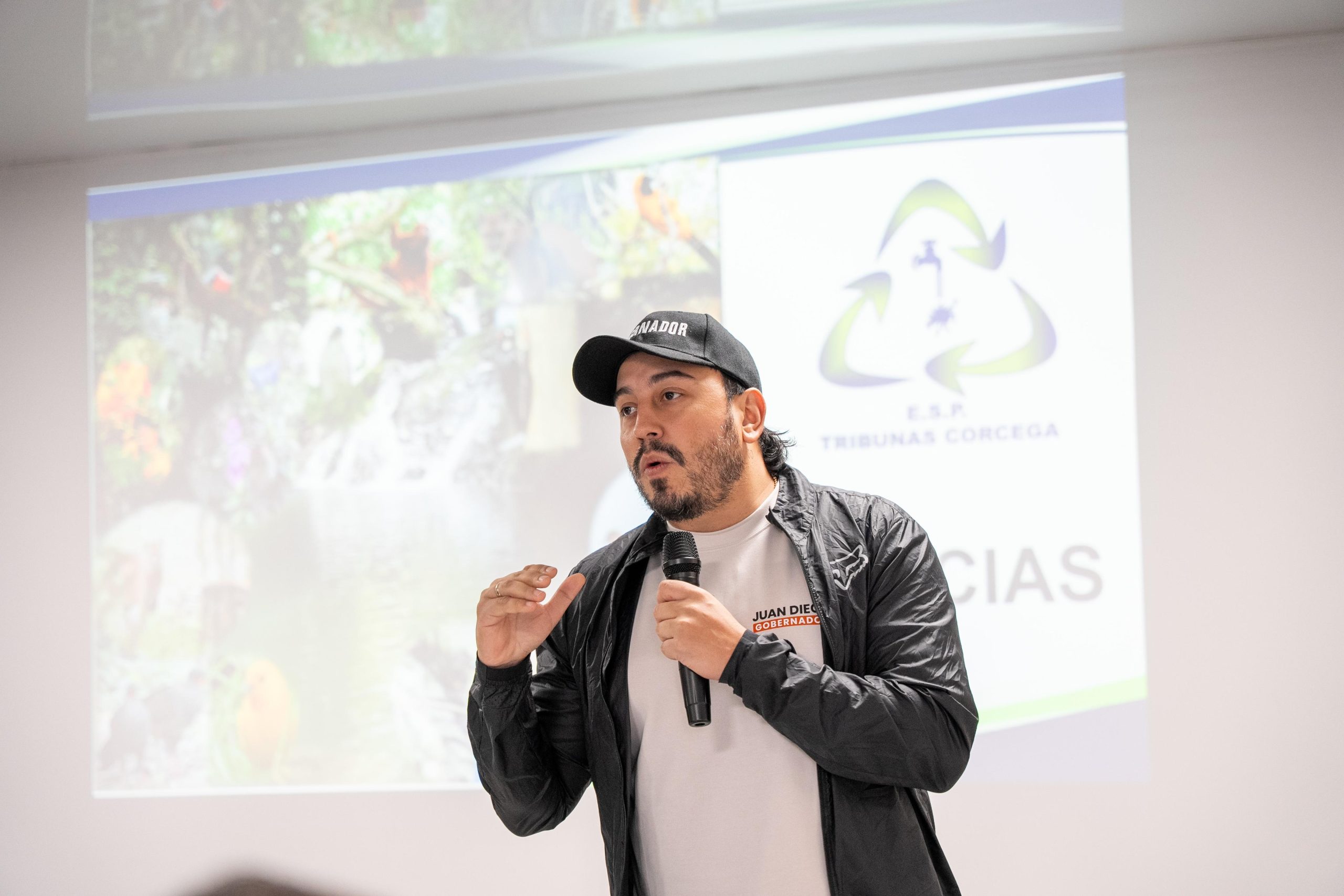 Gobernador Juan Diego Patiño impulsa proyectos estratégicos en el corregimiento de Tribunas.
