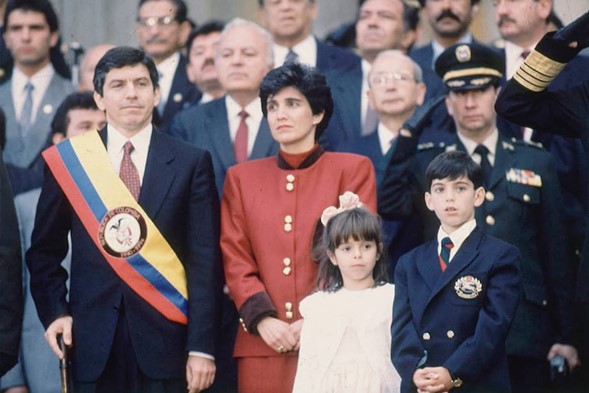 Cesar Gaviria Trujillo 34 años “bienvenidos al futuro”